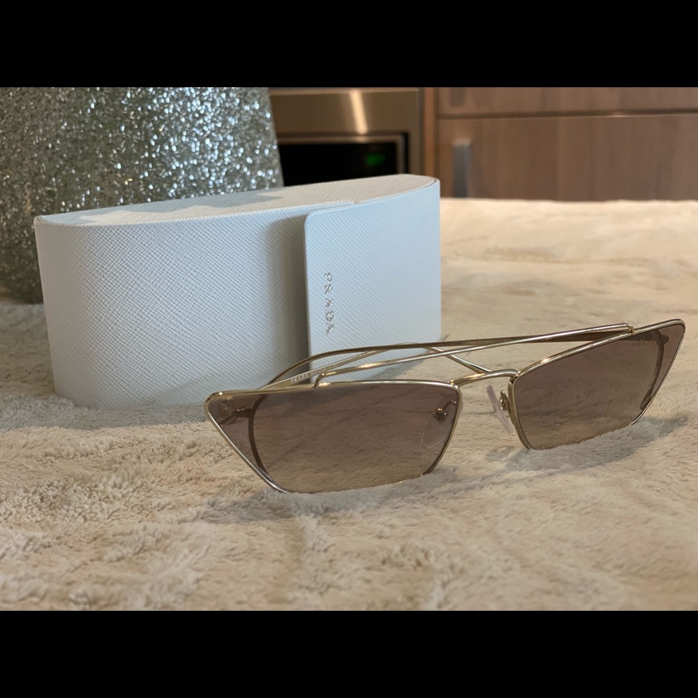 Prada sunglasses - Picture 2 of 4